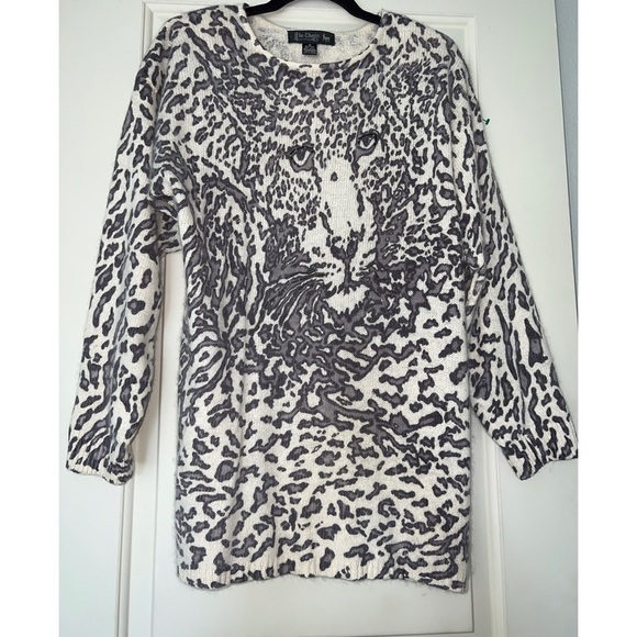 Vintage LE CHOIS EMBELLISHED GRAY & CREAM LEOPARD SWEATER - SIZE M - Picture 1 of 4